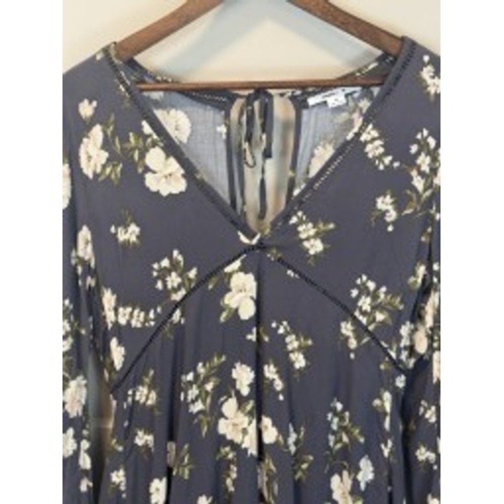 O'Neill Stevie Kendra Gray Floral Eyelet Mini Dress Size Medium - Picture 8 of 9